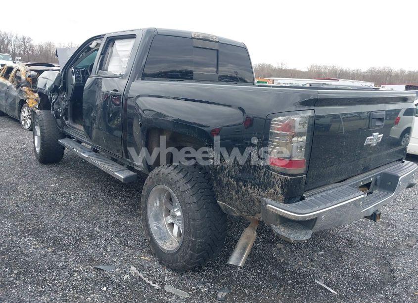 Photo 3 of 2015 Chevrolet Silverado 1500 2LT (VIN 3GCUKREC3FG125372)