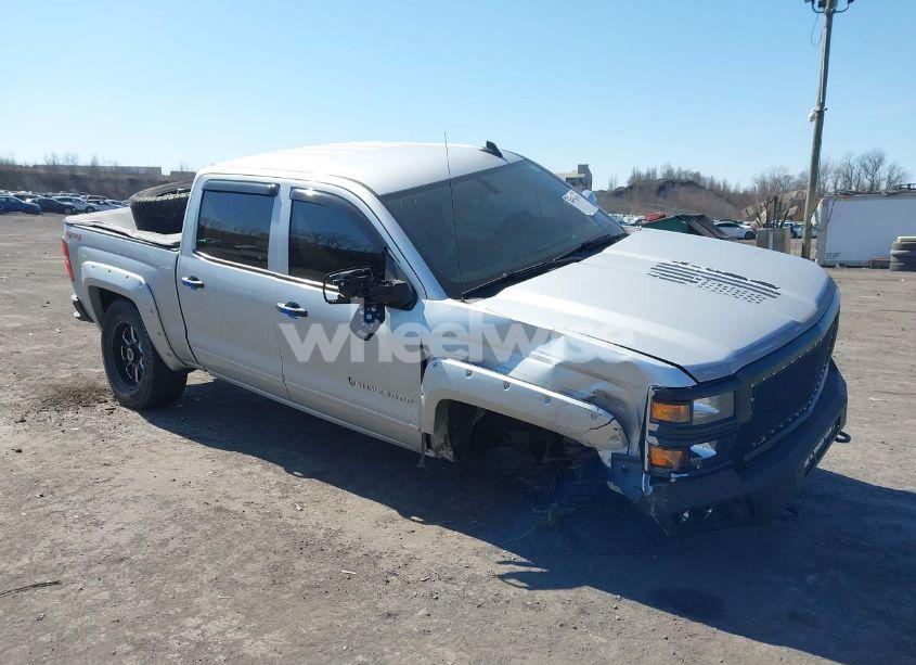 2015 Chevrolet Silverado 1500 1LT (VIN 3GCUKREC3FG199228) main photo