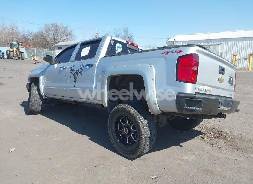 Photo 3 of 2015 Chevrolet Silverado 1500 1LT (VIN 3GCUKREC3FG199228)