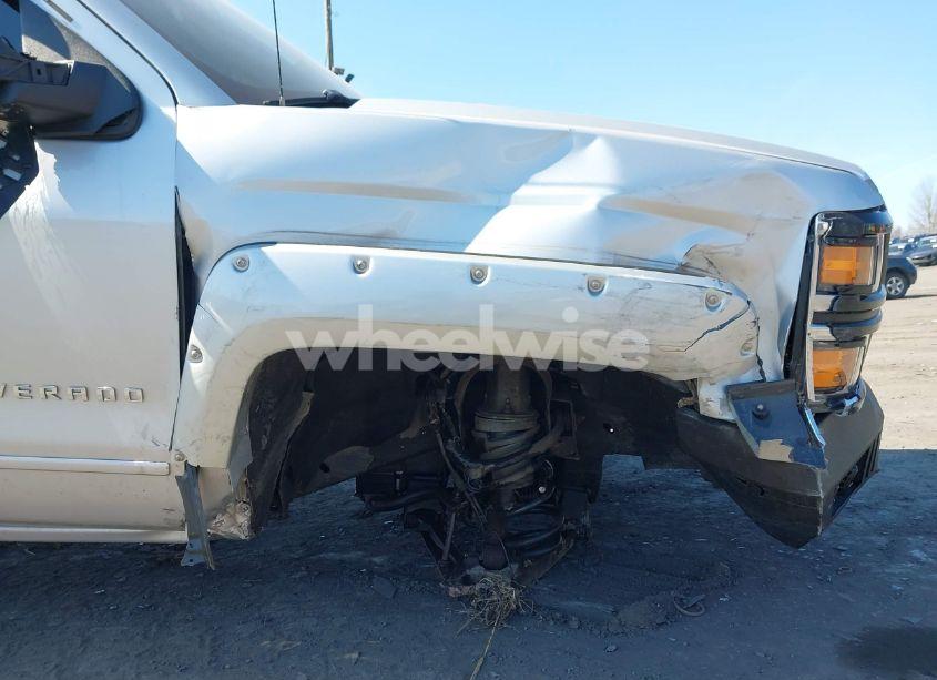 Photo 6 of 2015 Chevrolet Silverado 1500 1LT (VIN 3GCUKREC3FG199228)