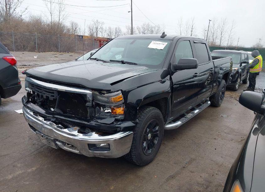 Photo 2 of 2015 Chevrolet Silverado 1500 2LT (VIN 3GCUKREC3FG210177)