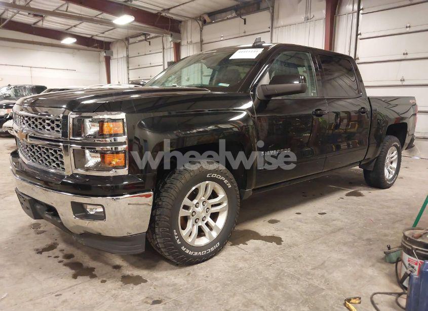 Photo 2 of 2015 Chevrolet Silverado 1500 1LT (VIN 3GCUKREC3FG273442)