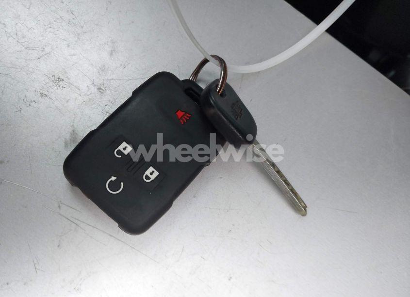 Photo 11 of 2015 Chevrolet Silverado 1500 2LT (VIN 3GCUKREC3FG407124)