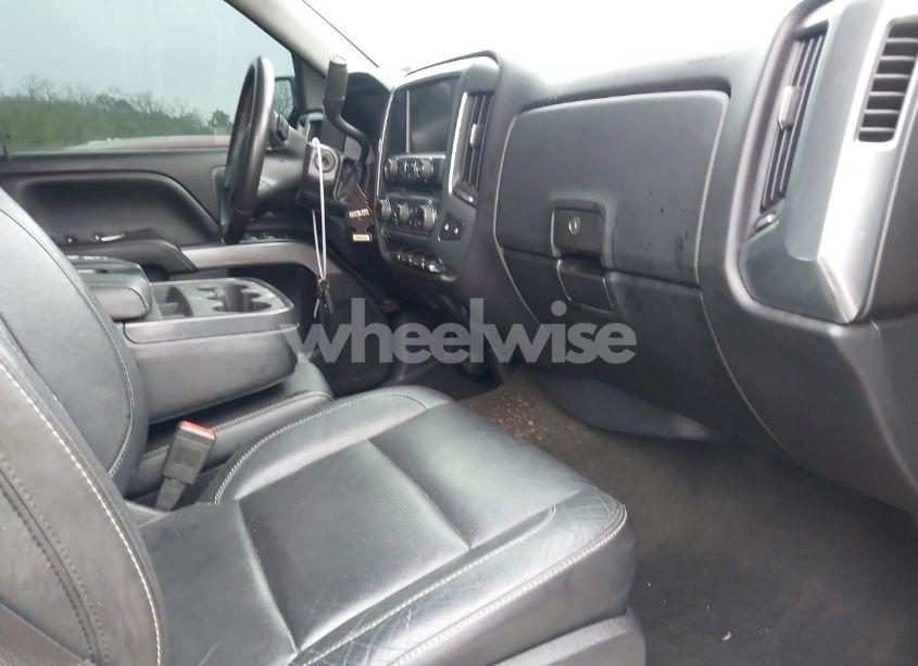 Photo 5 of 2015 Chevrolet Silverado 1500 2LT (VIN 3GCUKREC3FG407124)