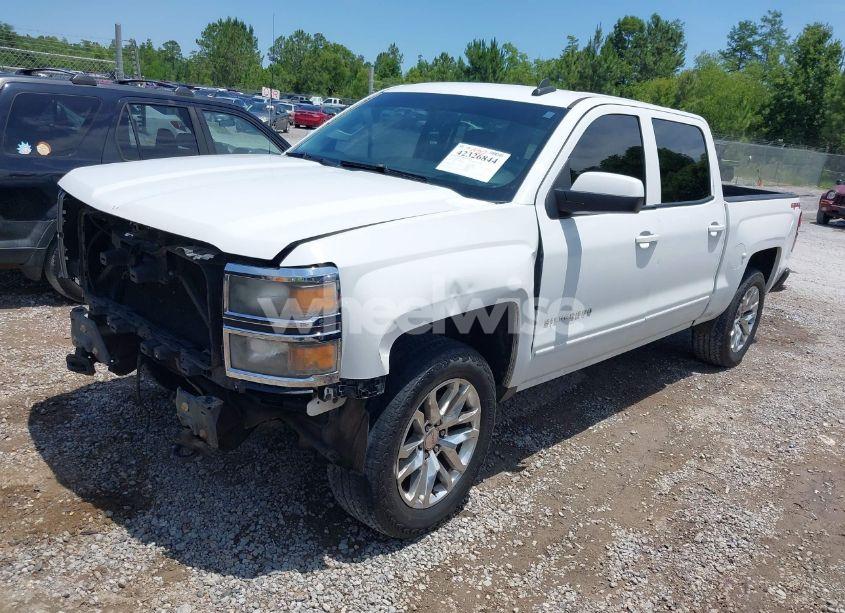 Photo 2 of 2015 Chevrolet Silverado 1500 1LT (VIN 3GCUKREC3FG424229)