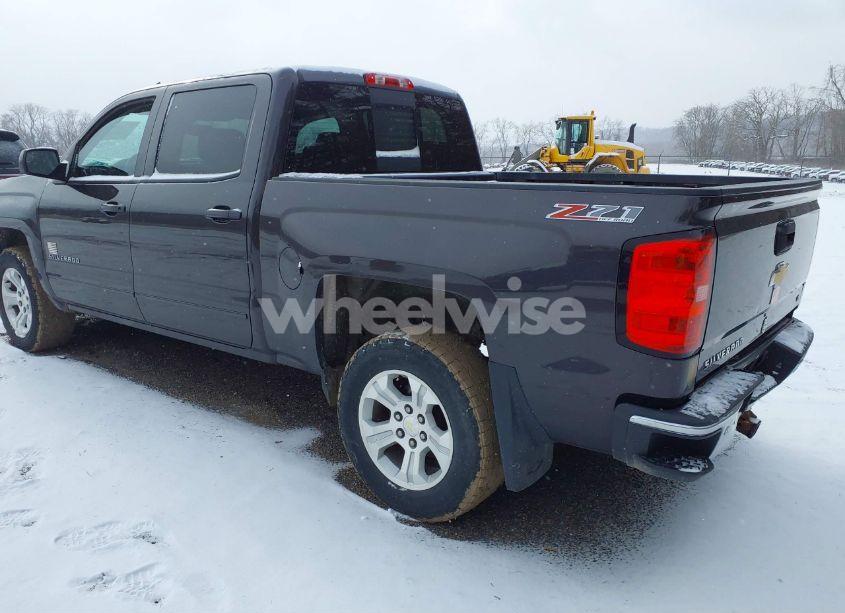 Photo 3 of 2015 Chevrolet Silverado 1500 2LT (VIN 3GCUKREC3FG460485)