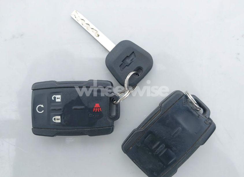 Photo 11 of 2015 Chevrolet Silverado 1500 1LT (VIN 3GCUKREC3FG521916)