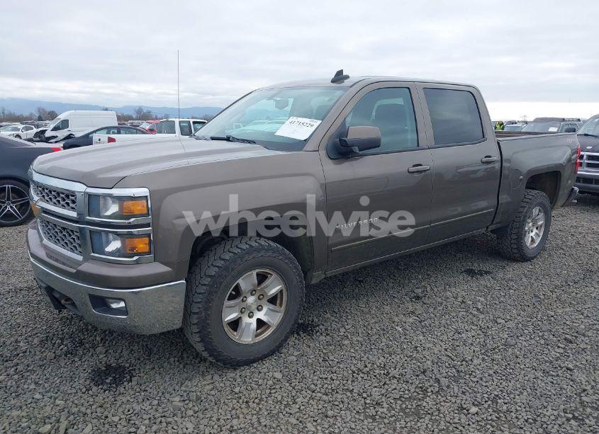 Photo 2 of 2015 Chevrolet Silverado 1500 1LT (VIN 3GCUKREC3FG521916)