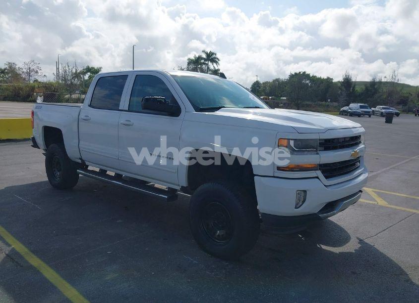 2016 Chevrolet Silverado 1500 2LT (VIN 3GCUKREC3GG116107) main photo