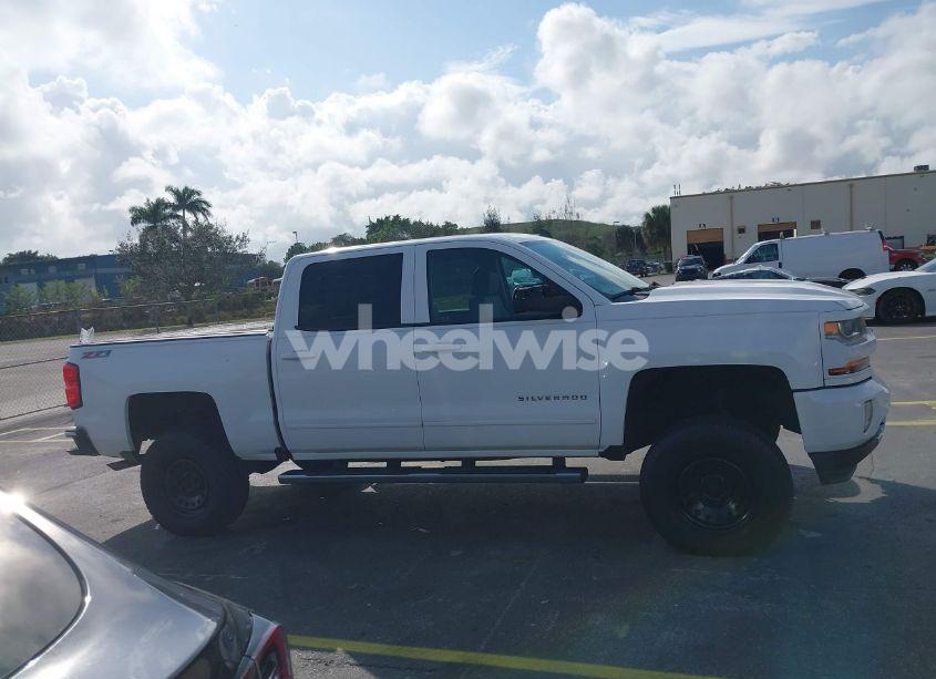 Photo 13 of 2016 Chevrolet Silverado 1500 2LT (VIN 3GCUKREC3GG116107)