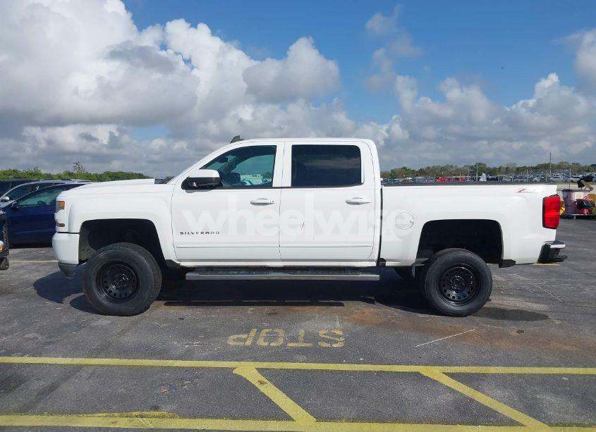 Photo 14 of 2016 Chevrolet Silverado 1500 2LT (VIN 3GCUKREC3GG116107)