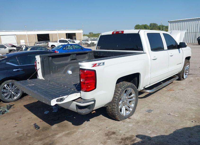 Photo 4 of 2016 Chevrolet Silverado 1500 2LT (VIN 3GCUKREC3GG196475)