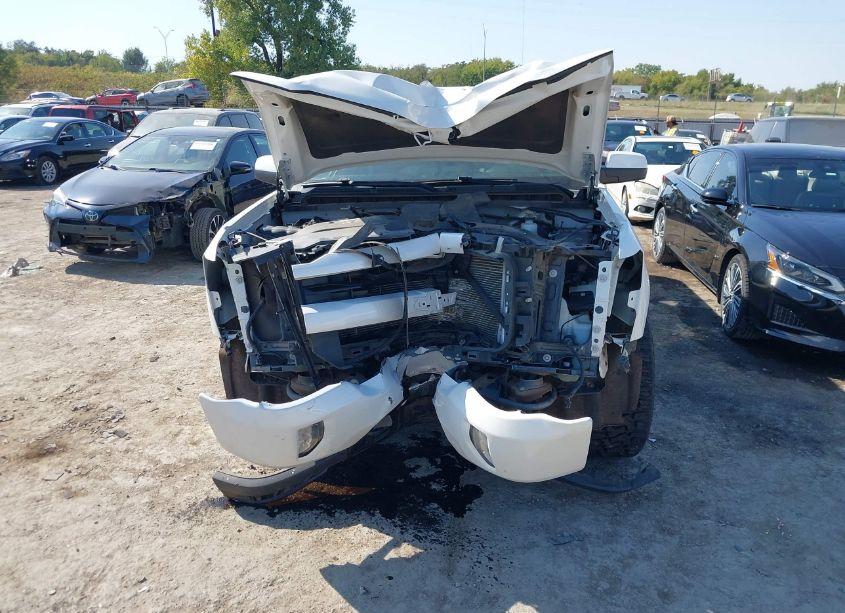 Photo 6 of 2016 Chevrolet Silverado 1500 2LT (VIN 3GCUKREC3GG196475)