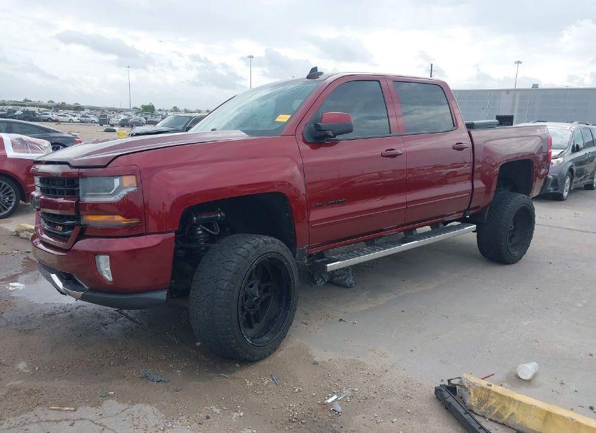 Photo 2 of 2016 Chevrolet Silverado 1500 2LT (VIN 3GCUKREC3GG209483)