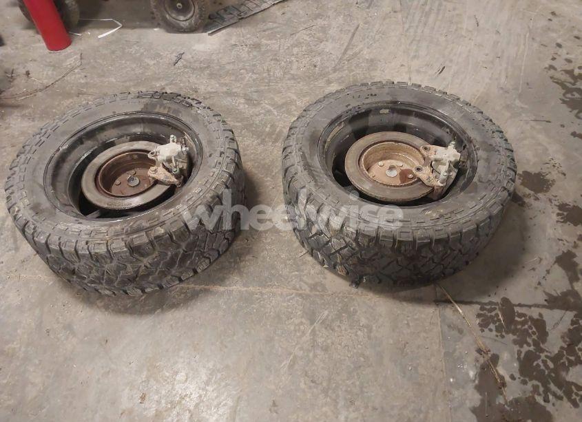 Photo 12 of 2016 Chevrolet Silverado 1500 2LT (VIN 3GCUKREC3GG375664)