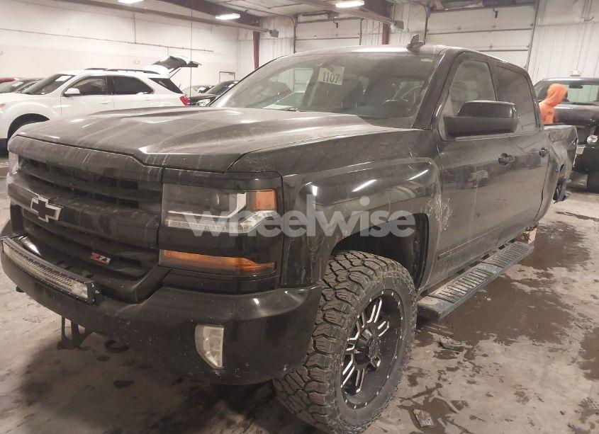 Photo 2 of 2016 Chevrolet Silverado 1500 2LT (VIN 3GCUKREC3GG375664)