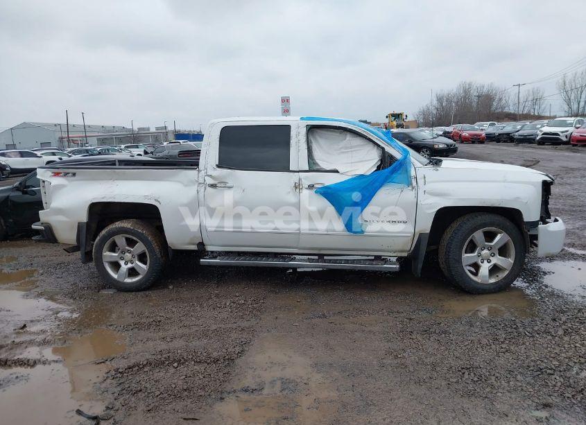 Photo 14 of 2017 Chevrolet Silverado 1500 2LT (VIN 3GCUKREC3HG144653)