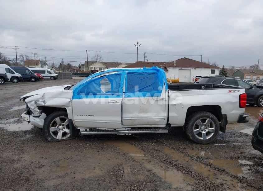 Photo 15 of 2017 Chevrolet Silverado 1500 2LT (VIN 3GCUKREC3HG144653)