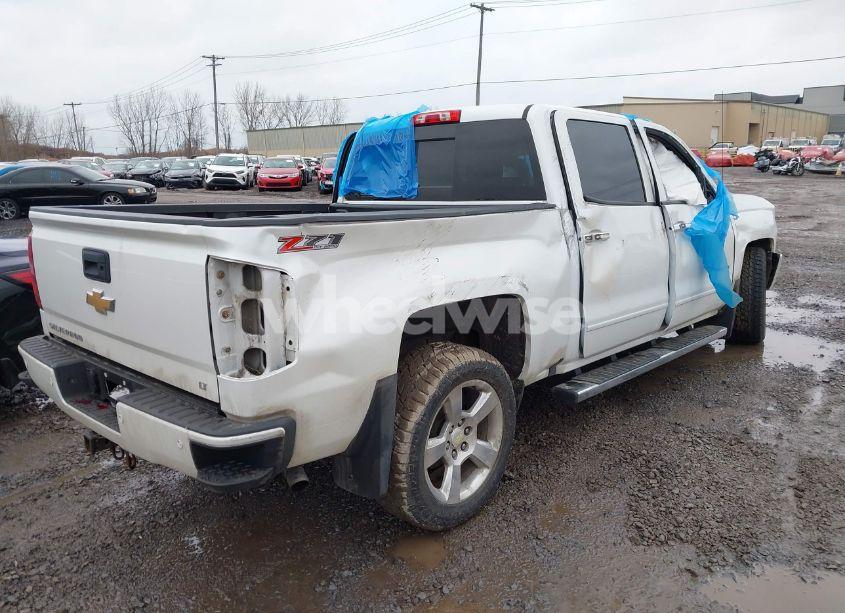 Photo 4 of 2017 Chevrolet Silverado 1500 2LT (VIN 3GCUKREC3HG144653)