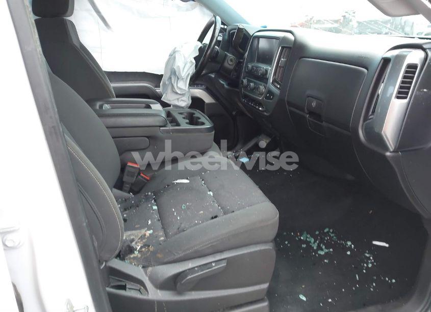 Photo 5 of 2017 Chevrolet Silverado 1500 2LT (VIN 3GCUKREC3HG144653)