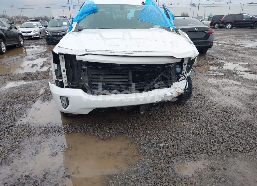 Photo 6 of 2017 Chevrolet Silverado 1500 2LT (VIN 3GCUKREC3HG144653)