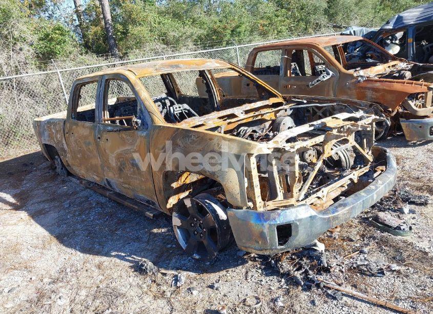 2017 Chevrolet Silverado 1500 1LT (VIN 3GCUKREC3HG145494) main photo