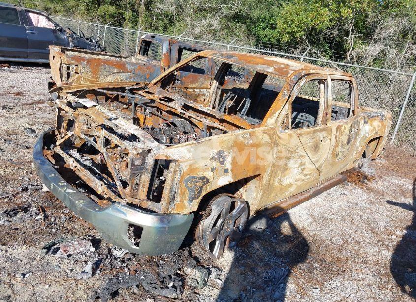 Photo 2 of 2017 Chevrolet Silverado 1500 1LT (VIN 3GCUKREC3HG145494)