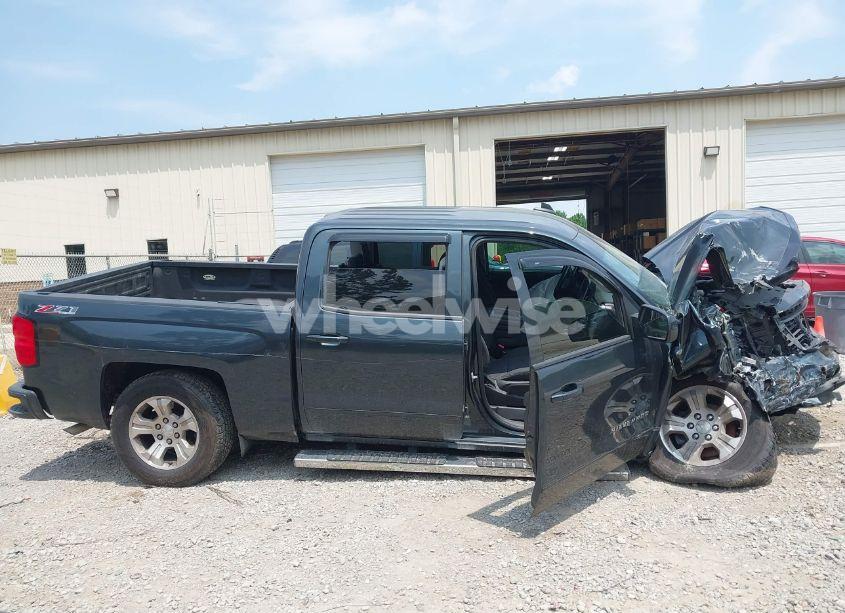 Photo 13 of 2017 Chevrolet Silverado 1500 2LT (VIN 3GCUKREC3HG220159)