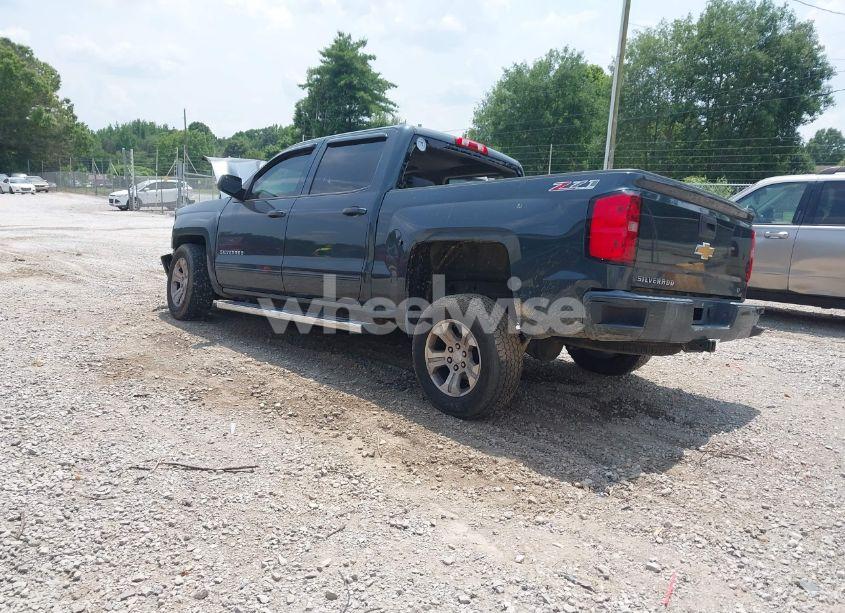 Photo 3 of 2017 Chevrolet Silverado 1500 2LT (VIN 3GCUKREC3HG220159)