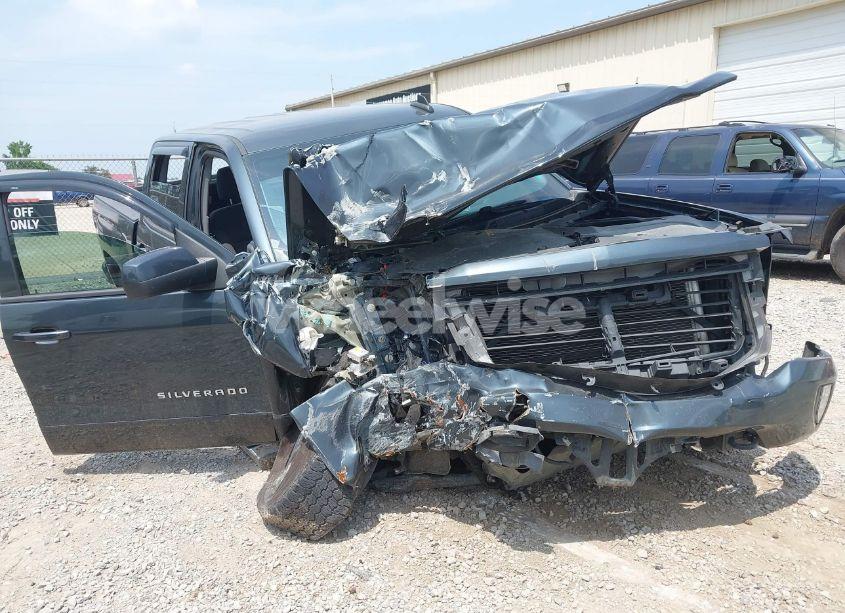 Photo 6 of 2017 Chevrolet Silverado 1500 2LT (VIN 3GCUKREC3HG220159)