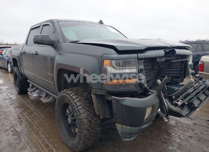 2017 Chevrolet Silverado 1500 2LT (VIN 3GCUKREC3HG222669) main photo