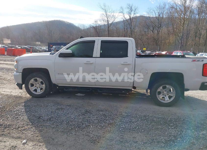 Photo 14 of 2017 Chevrolet Silverado 1500 2LT (VIN 3GCUKREC3HG231842)