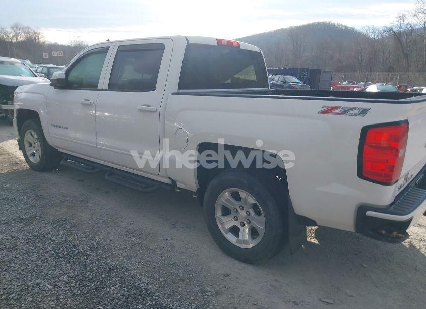 Photo 3 of 2017 Chevrolet Silverado 1500 2LT (VIN 3GCUKREC3HG231842)