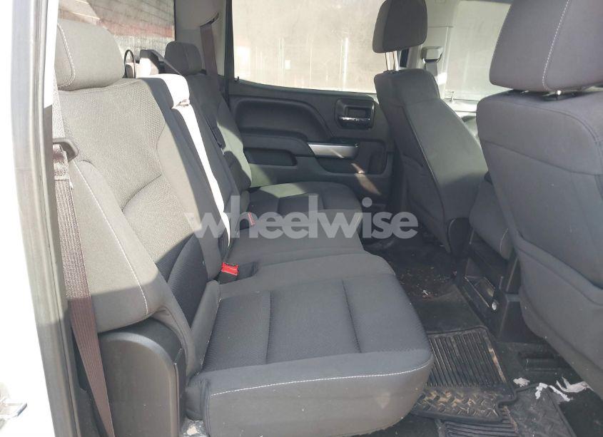 Photo 8 of 2017 Chevrolet Silverado 1500 2LT (VIN 3GCUKREC3HG231842)