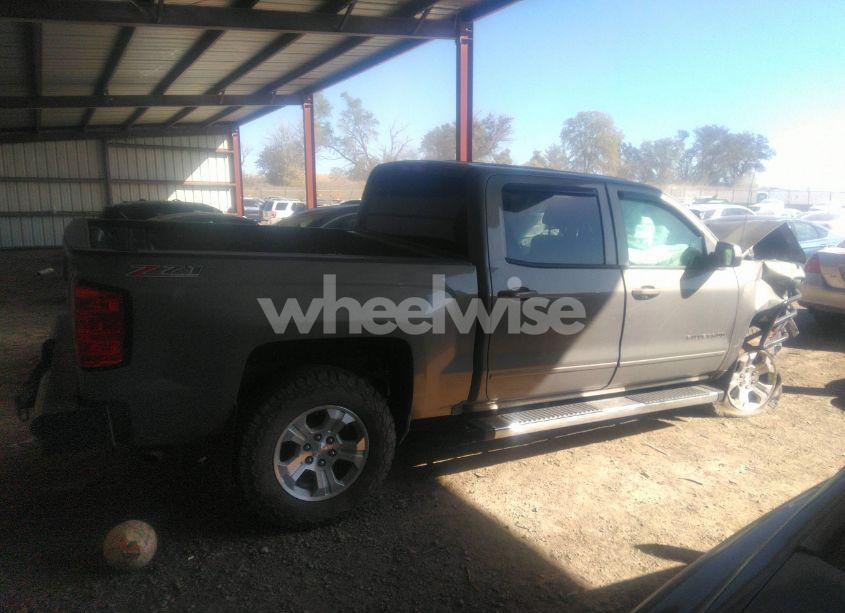 Photo 13 of 2017 Chevrolet Silverado 1500 2LT (VIN 3GCUKREC3HG330256)