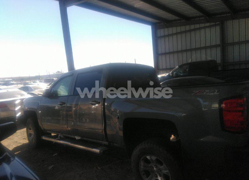 Photo 14 of 2017 Chevrolet Silverado 1500 2LT (VIN 3GCUKREC3HG330256)