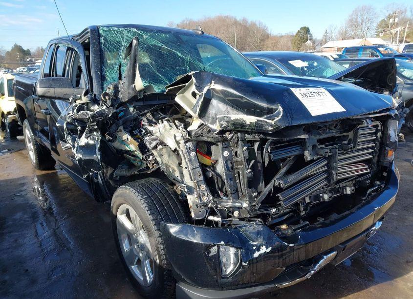 Photo 6 of 2017 Chevrolet Silverado 1500 2LT (VIN 3GCUKREC3HG518193)