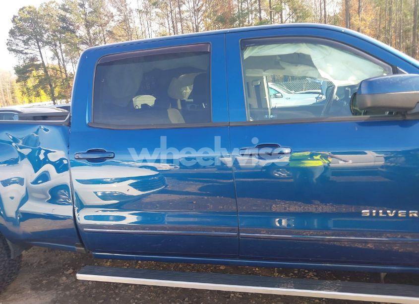 Photo 13 of 2018 Chevrolet Silverado 1500 2LT (VIN 3GCUKREC3JG126949)