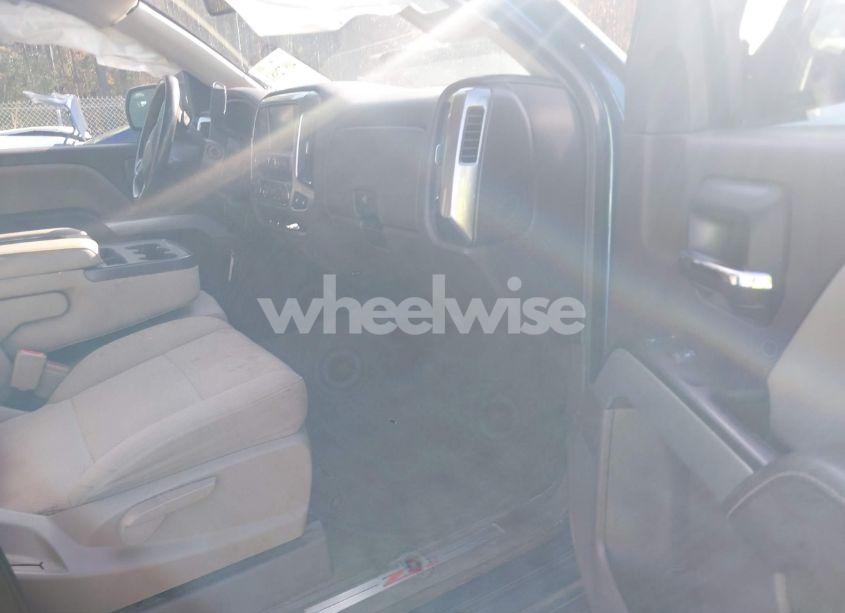 Photo 5 of 2018 Chevrolet Silverado 1500 2LT (VIN 3GCUKREC3JG126949)