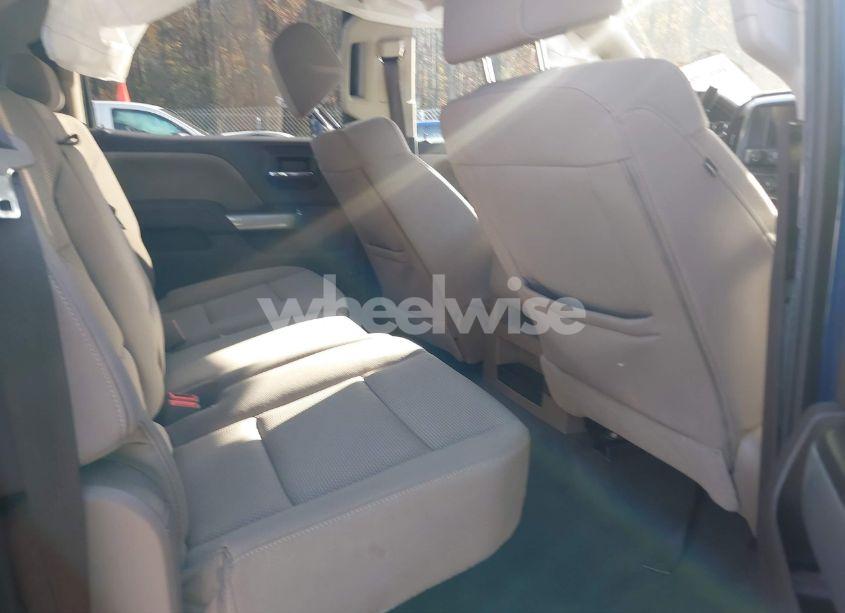 Photo 8 of 2018 Chevrolet Silverado 1500 2LT (VIN 3GCUKREC3JG126949)