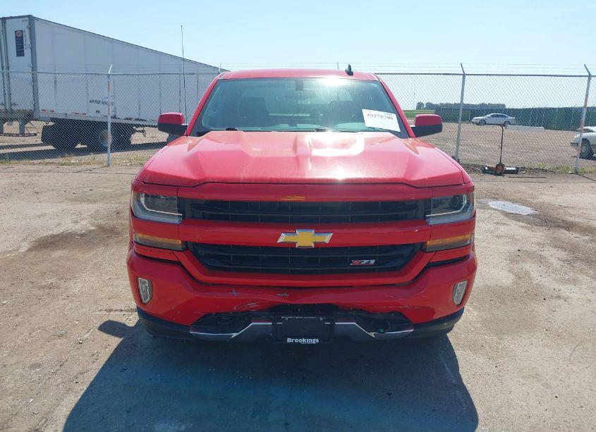 Photo 12 of 2018 Chevrolet Silverado 1500 2LT (VIN 3GCUKREC3JG166383)
