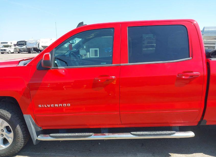 Photo 14 of 2018 Chevrolet Silverado 1500 2LT (VIN 3GCUKREC3JG166383)