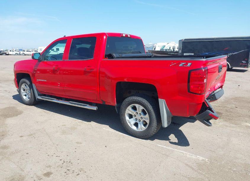 Photo 3 of 2018 Chevrolet Silverado 1500 2LT (VIN 3GCUKREC3JG166383)