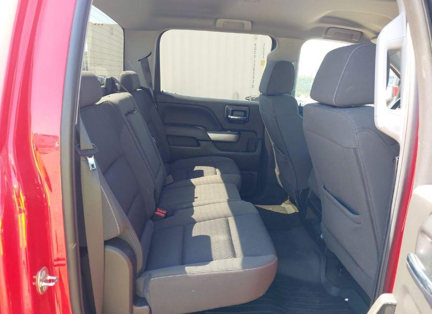 Photo 8 of 2018 Chevrolet Silverado 1500 2LT (VIN 3GCUKREC3JG166383)