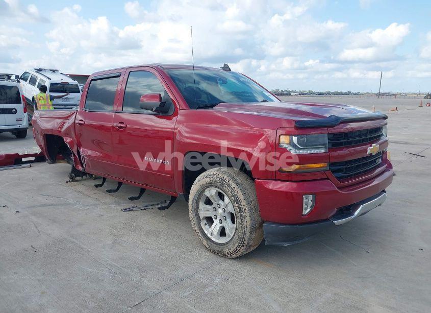 2018 Chevrolet Silverado 1500 2LT (VIN 3GCUKREC3JG204212) main photo