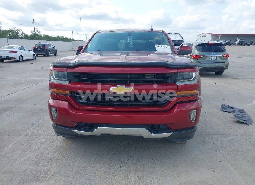 Photo 12 of 2018 Chevrolet Silverado 1500 2LT (VIN 3GCUKREC3JG204212)
