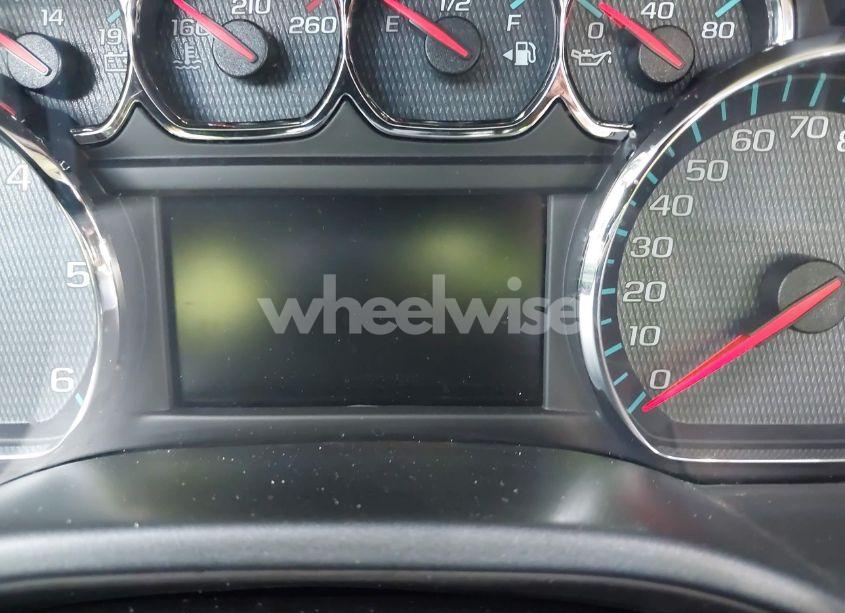 Photo 15 of 2018 Chevrolet Silverado 1500 2LT (VIN 3GCUKREC3JG204212)