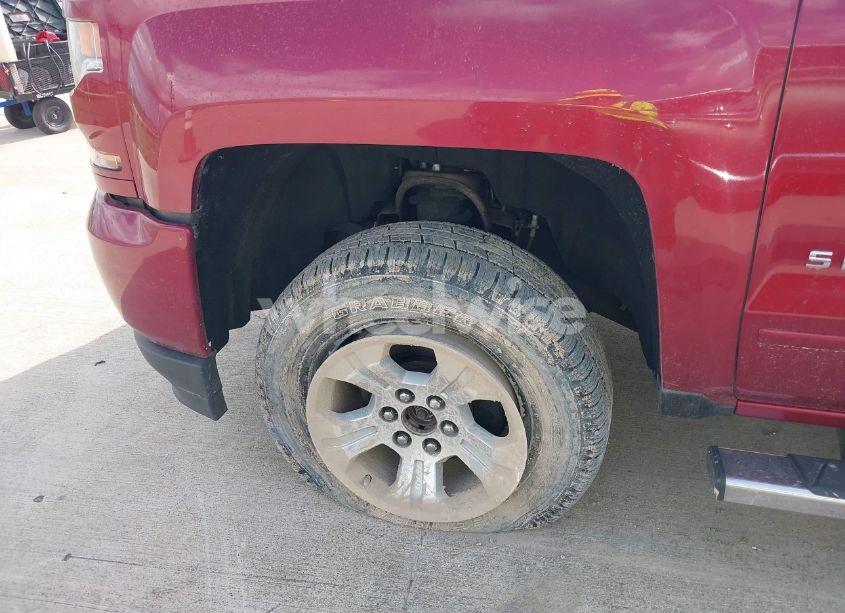 Photo 19 of 2018 Chevrolet Silverado 1500 2LT (VIN 3GCUKREC3JG204212)