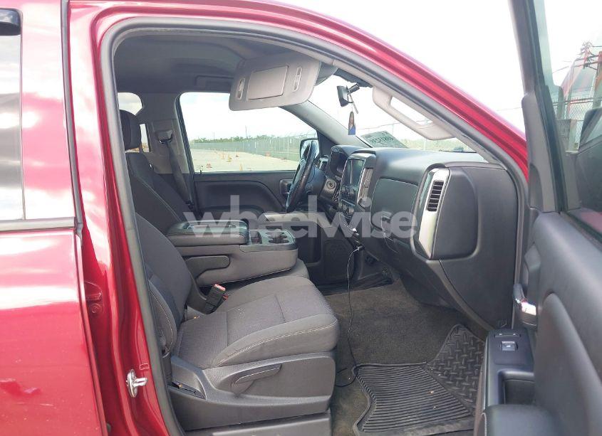 Photo 5 of 2018 Chevrolet Silverado 1500 2LT (VIN 3GCUKREC3JG204212)