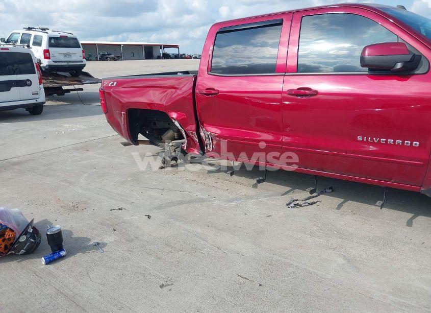 Photo 6 of 2018 Chevrolet Silverado 1500 2LT (VIN 3GCUKREC3JG204212)